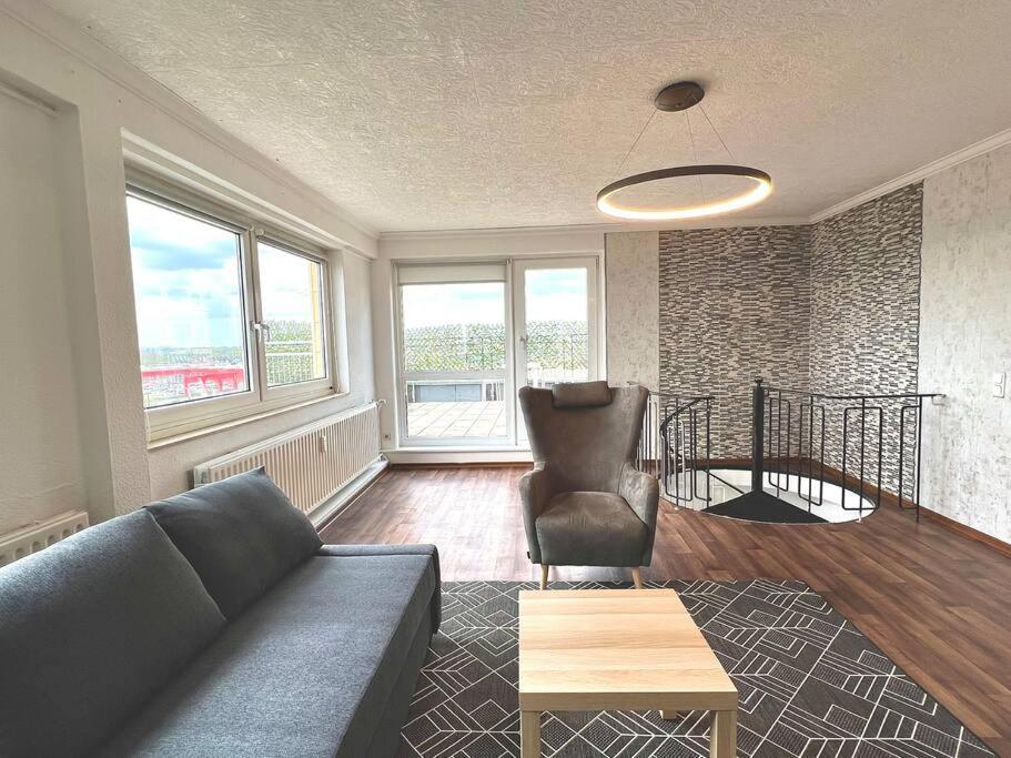 Maisonette Penthouse Laatzen - 5 Min To Messe هانوفر المظهر الخارجي الصورة